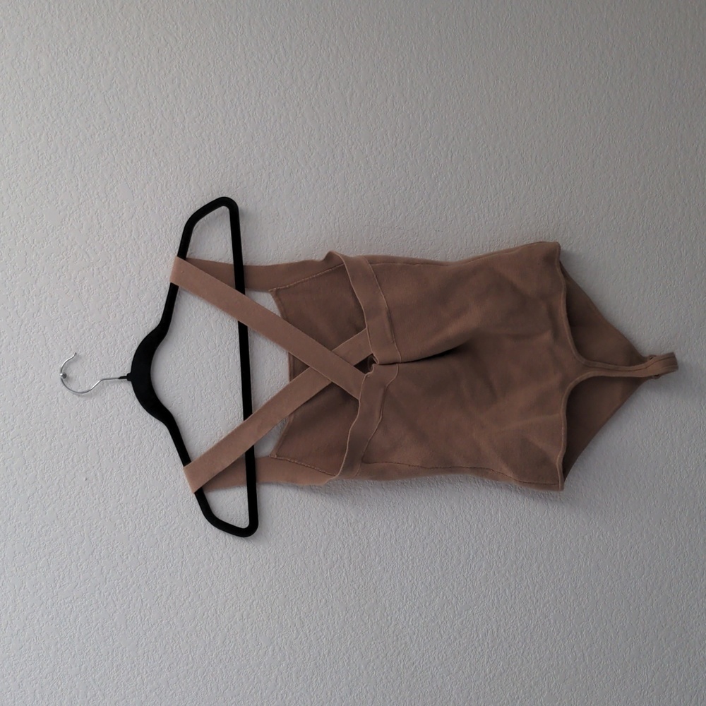 🤎 Abercrombie & Fitch Light Mocha Beige Large Bodysuit with Crisscross Straps - Picture 2 of 5